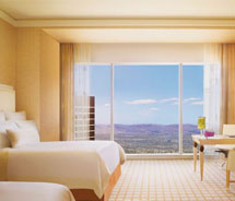 Wynn honored with five-star rating // © 2011 Wynn Resorts